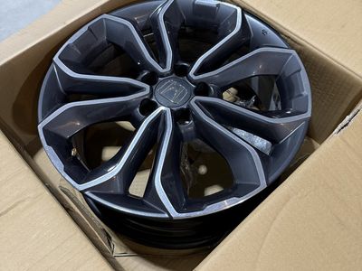 4 Honda CR-V 2022 OEM 18” wheels