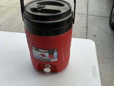 Igloo sport 2 gallon beverage cooler