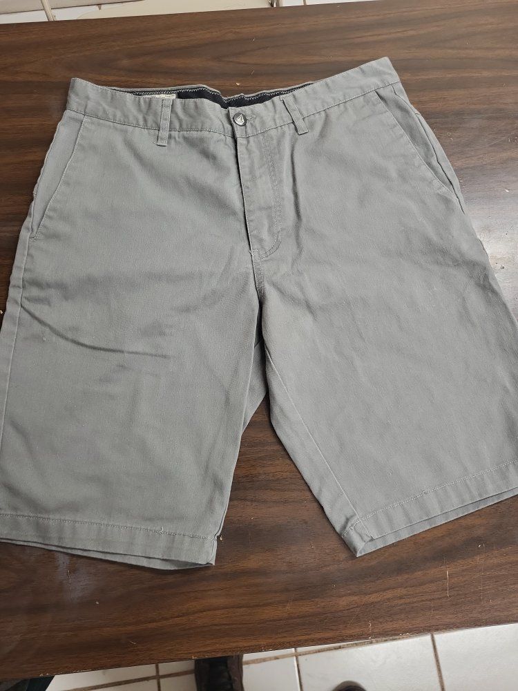 Volcom Corpo Class Gray Chino Shorts Men's Size 32