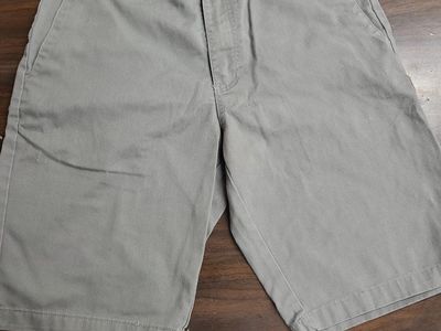 Volcom Corpo Class Gray Chino Shorts Men's Size 32