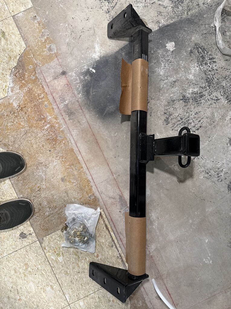 CURT class 3 Trailer Hitch W/ 2 Reciever