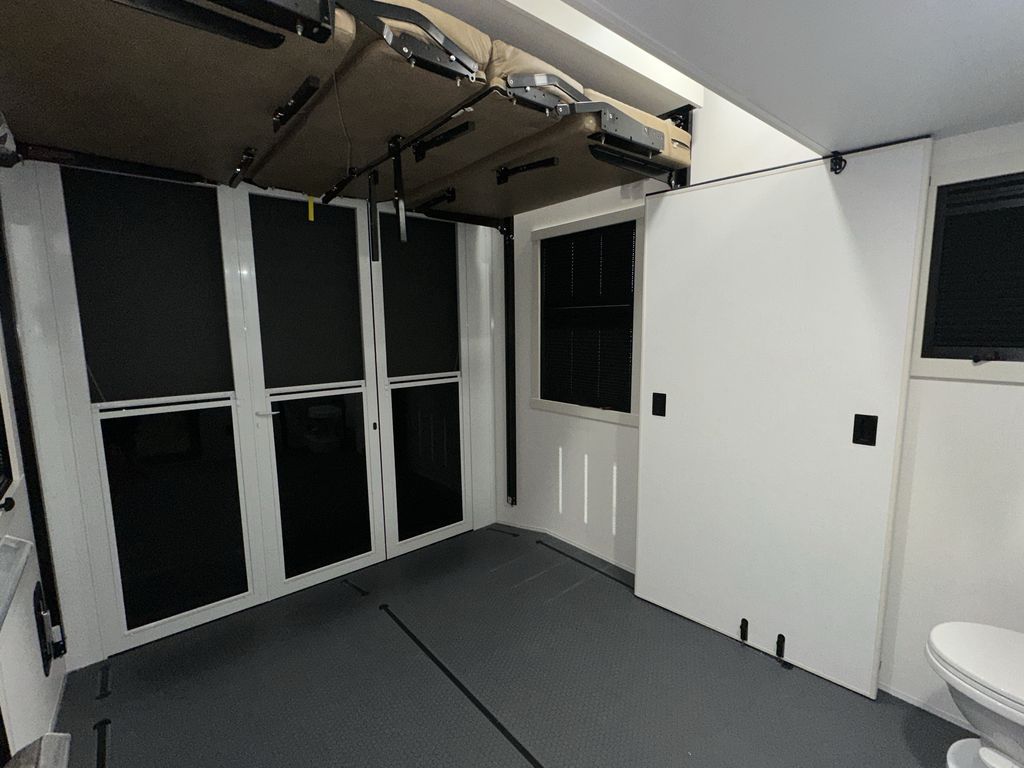 Main image 14