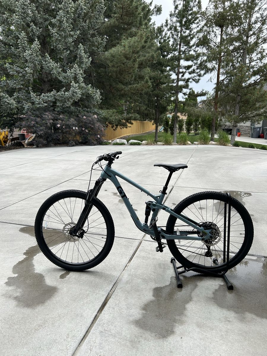 GT Sensor 29 Full Suspension Mountain Bike (2023)