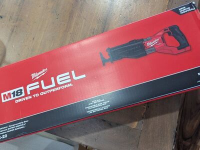 Milwaukee M18 FUEL SUPER SAWZALL