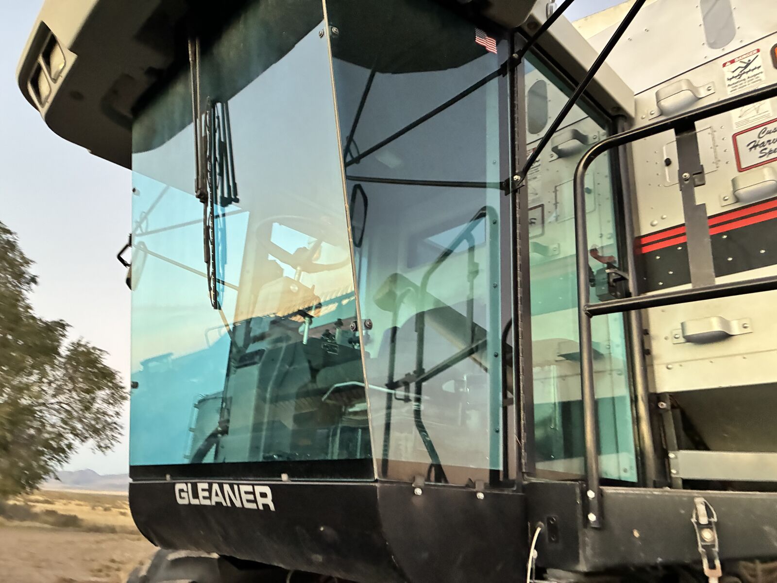 1999 gleaner r62 combine