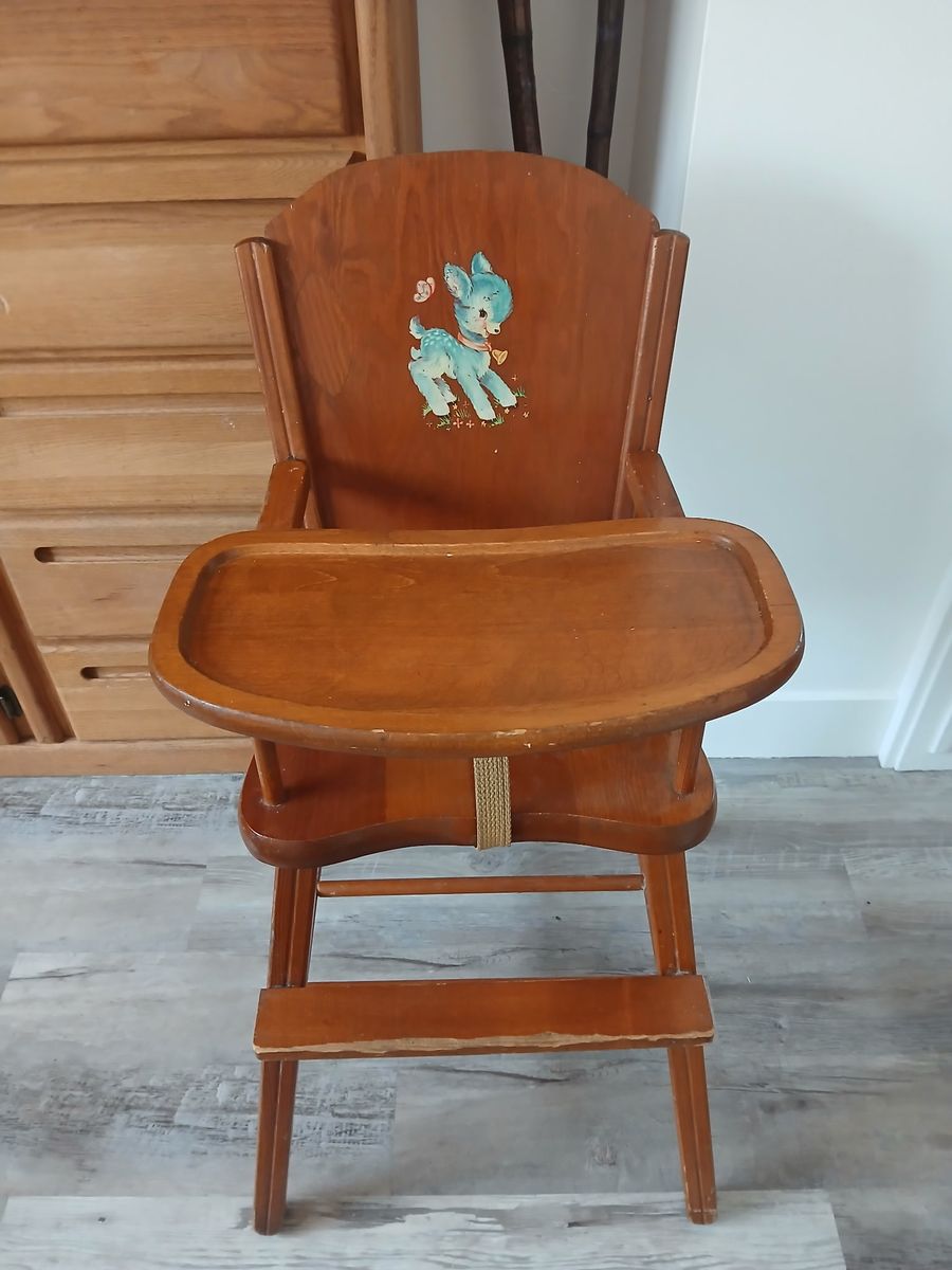 Antique wood high chair to to use!