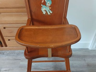 Antique wood high chair to to use!
