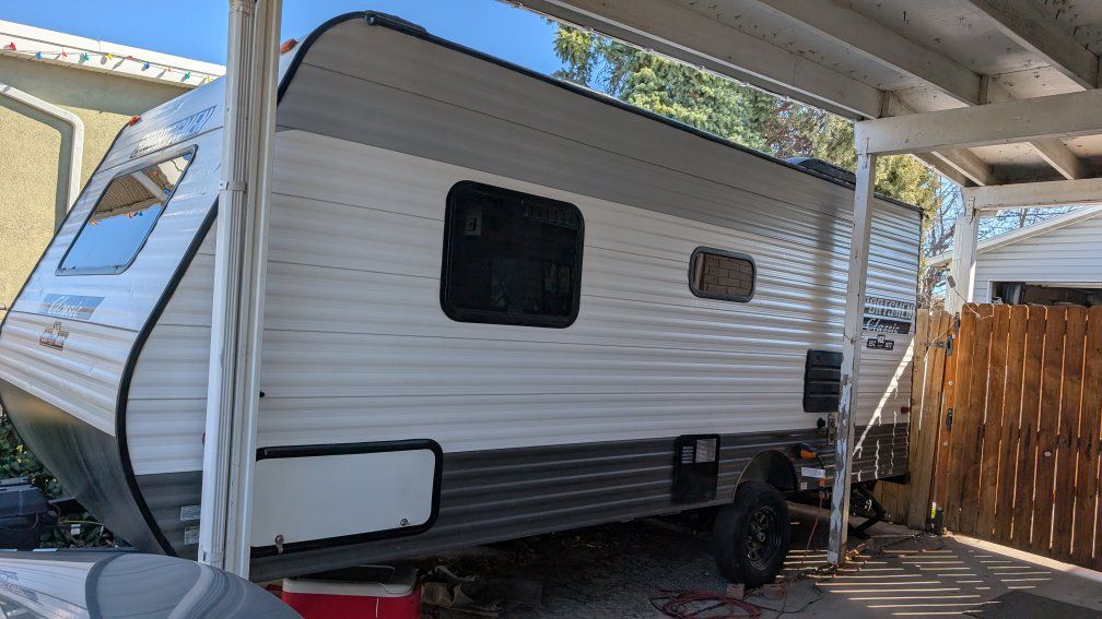 2022 Keystone Clasic 17' 2800 lbs
