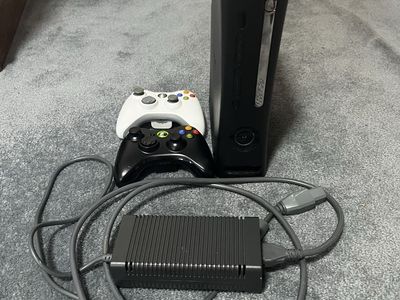 Xbox 360 Bundle – 120GB HDD, 2 Controllers & Charger – Tested!