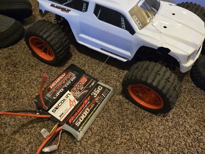 !!REDCAT BLACKOUT BRUSHLESS!!