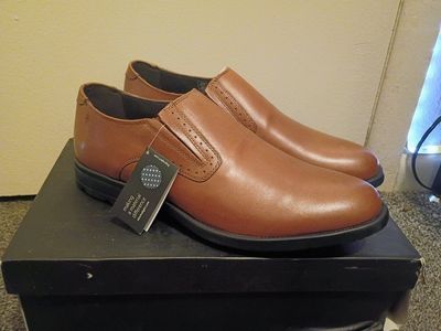 Robbins & Brooks Men's Cognac Leather Slip-On Dress Shoes - Size 10