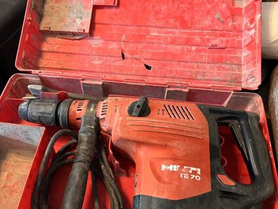 Awesome Hilti te70 industrial hammer drill in case