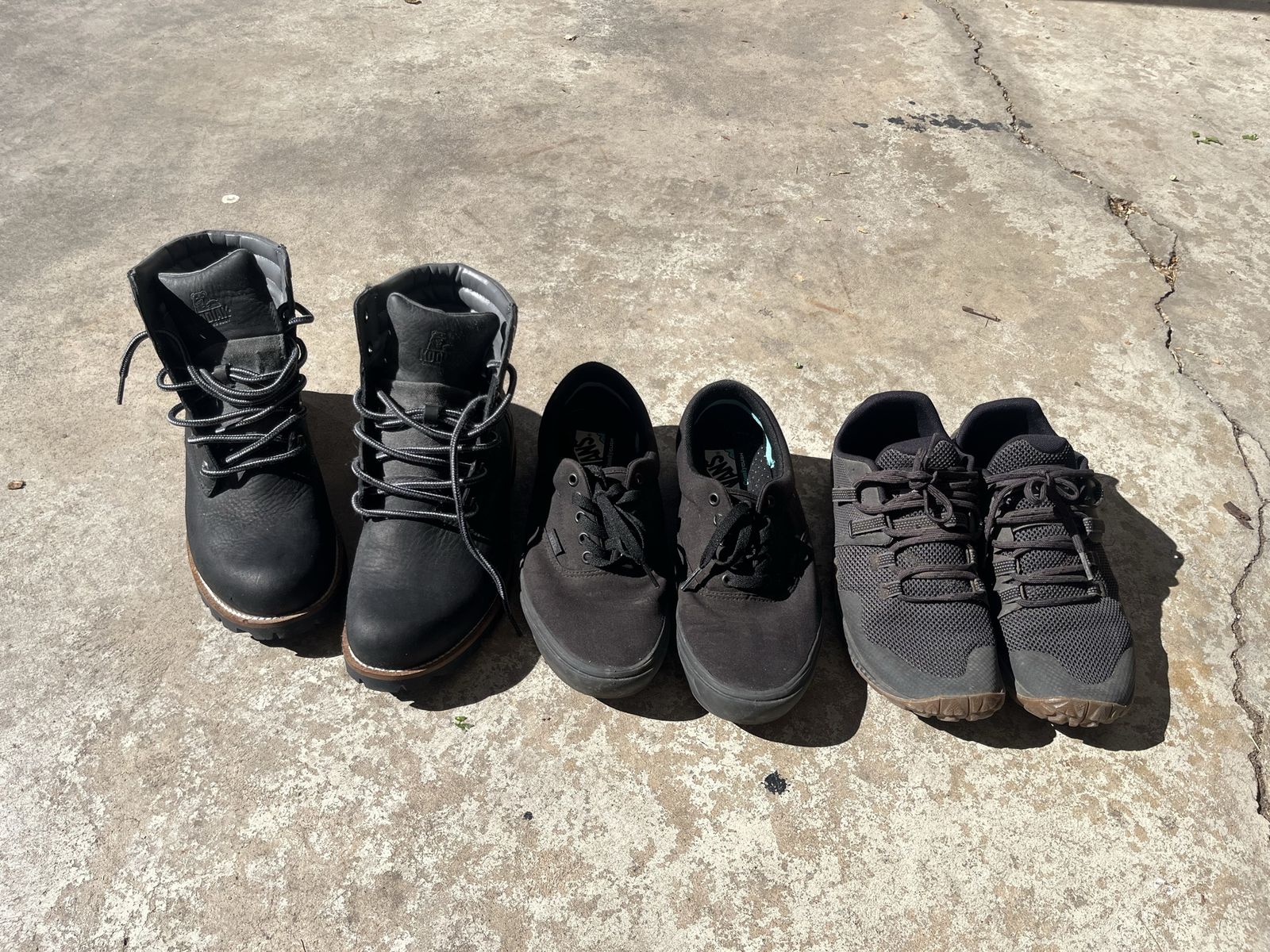 Cleaning out the closet! Kodiak, Vans, Merrell. size 9