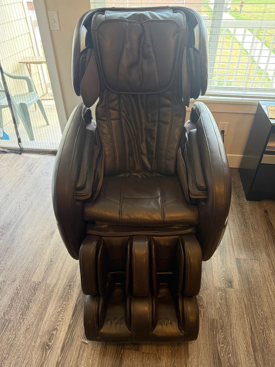 Cozzia EC-618B Zero Gravity Massage Chair