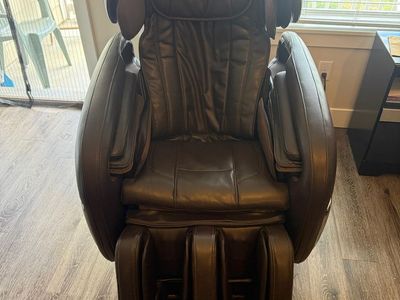 Cozzia EC-618B Zero Gravity Massage Chair