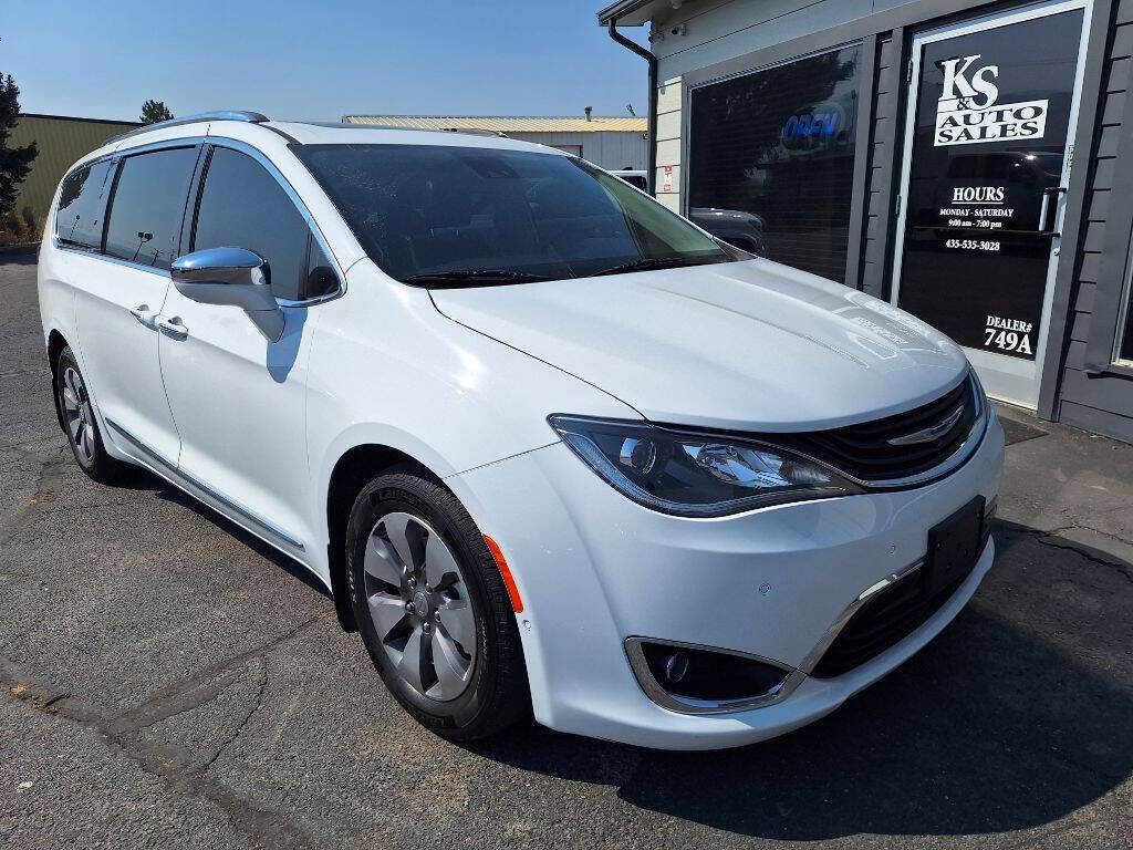 2018 Chrysler Pacifica Hybrid Limited
