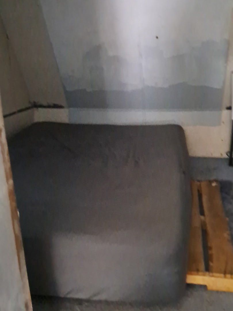 Main image 6