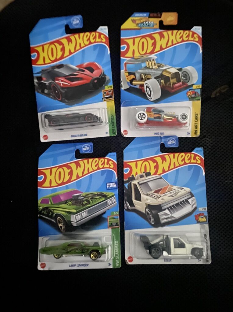 43 Hot Wheels