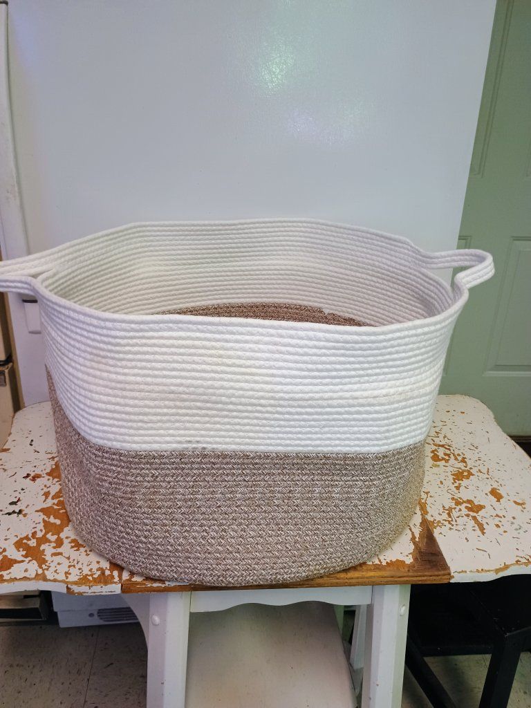 Big cloth basket. white. New.
