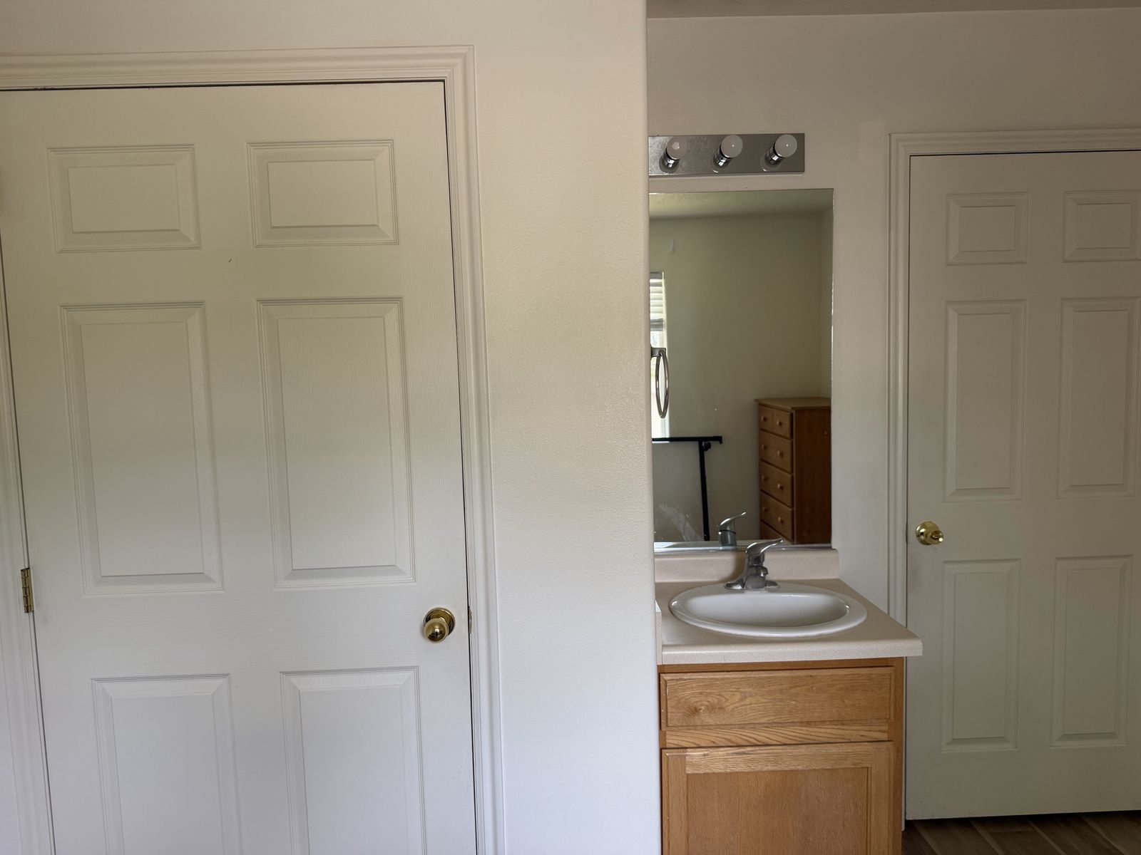 Main image 2