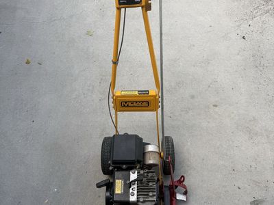 McLane 3.5 HP Gas Edger