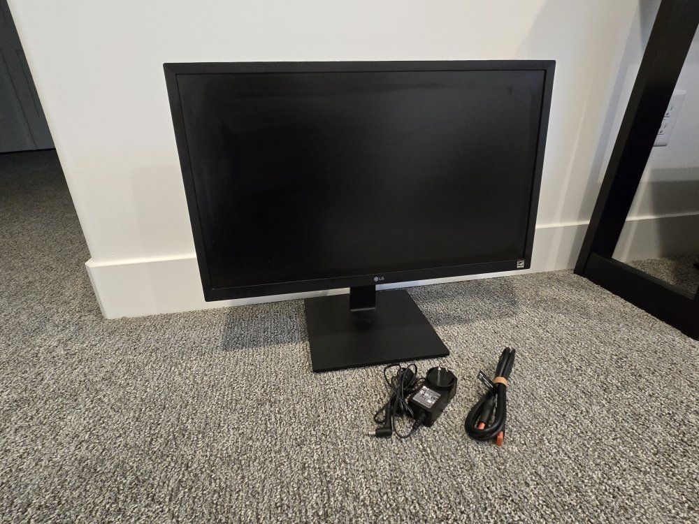 27" LG monitor