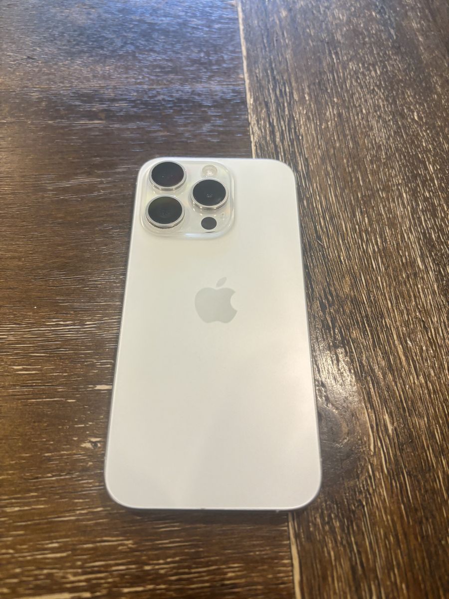 Apple iPhone 15 Pro - 128GB - Unlocked - White Titanium