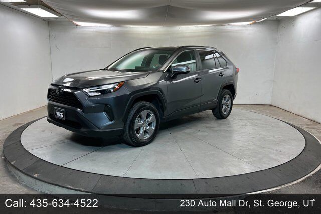 2025 TOYOTA RAV4 XLE