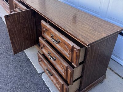 Gorgeous dresser