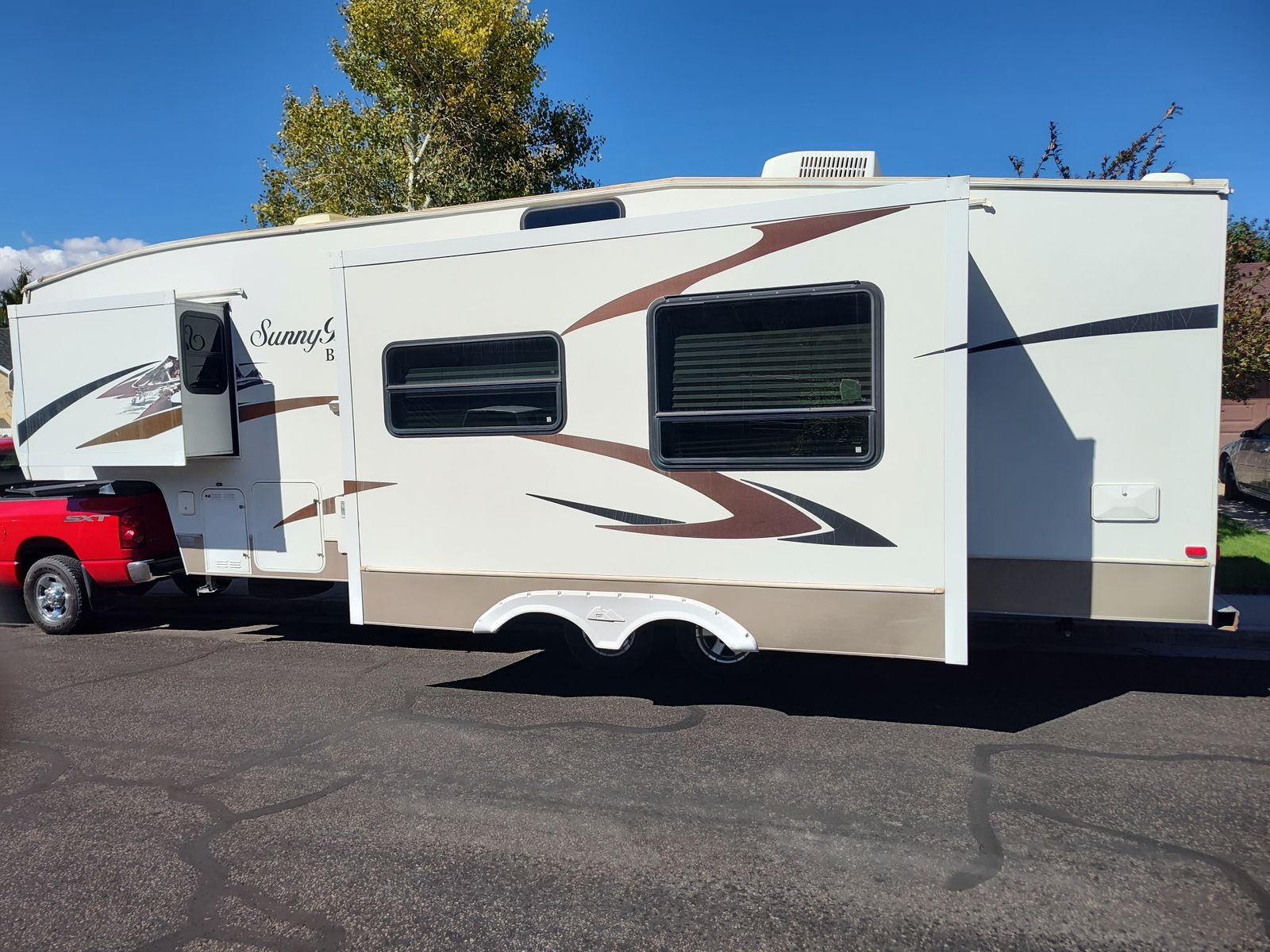 2012 SunnyBrook Brookside Fifth Wheel Travel Trailer