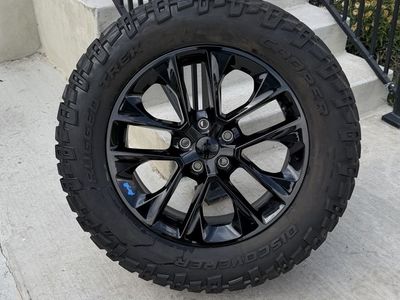 Jeep Wrangler Rims and Tires 275/60R20 Cooper Discoverer Rugged Trek