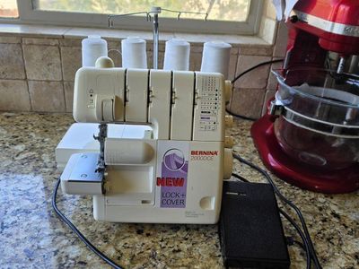 Bernina 2000DE Sewing Machine