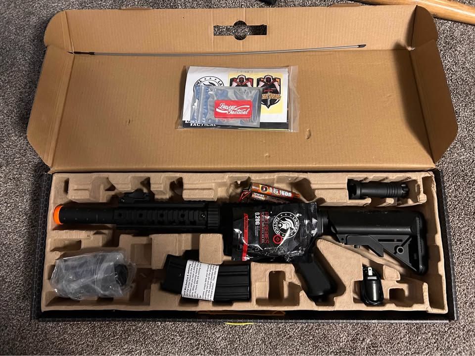 Lancer Gen 2 - Airsoft Rifle plus extras & original box