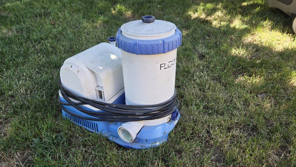 Flowclear Pool Filter Pump with New Type B Filter Cartridge