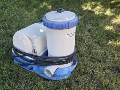 Flowclear Pool Filter Pump with New Type B Filter Cartridge