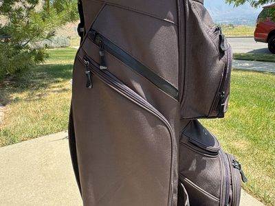 TaylorMade Golf Bag