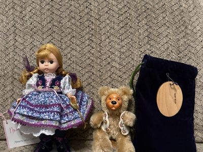 RARE 1998 Madame Alexander Goldilocks Doll and Bear Set; Signed Limited Edition #79510