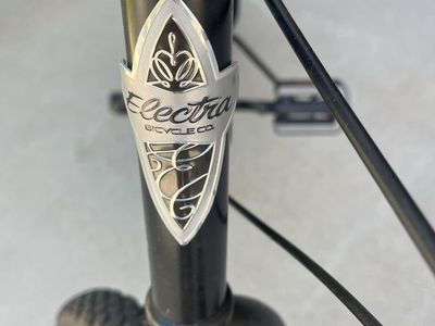 Electra 7-speed cruise biker - Matte Black - Excellent Condition