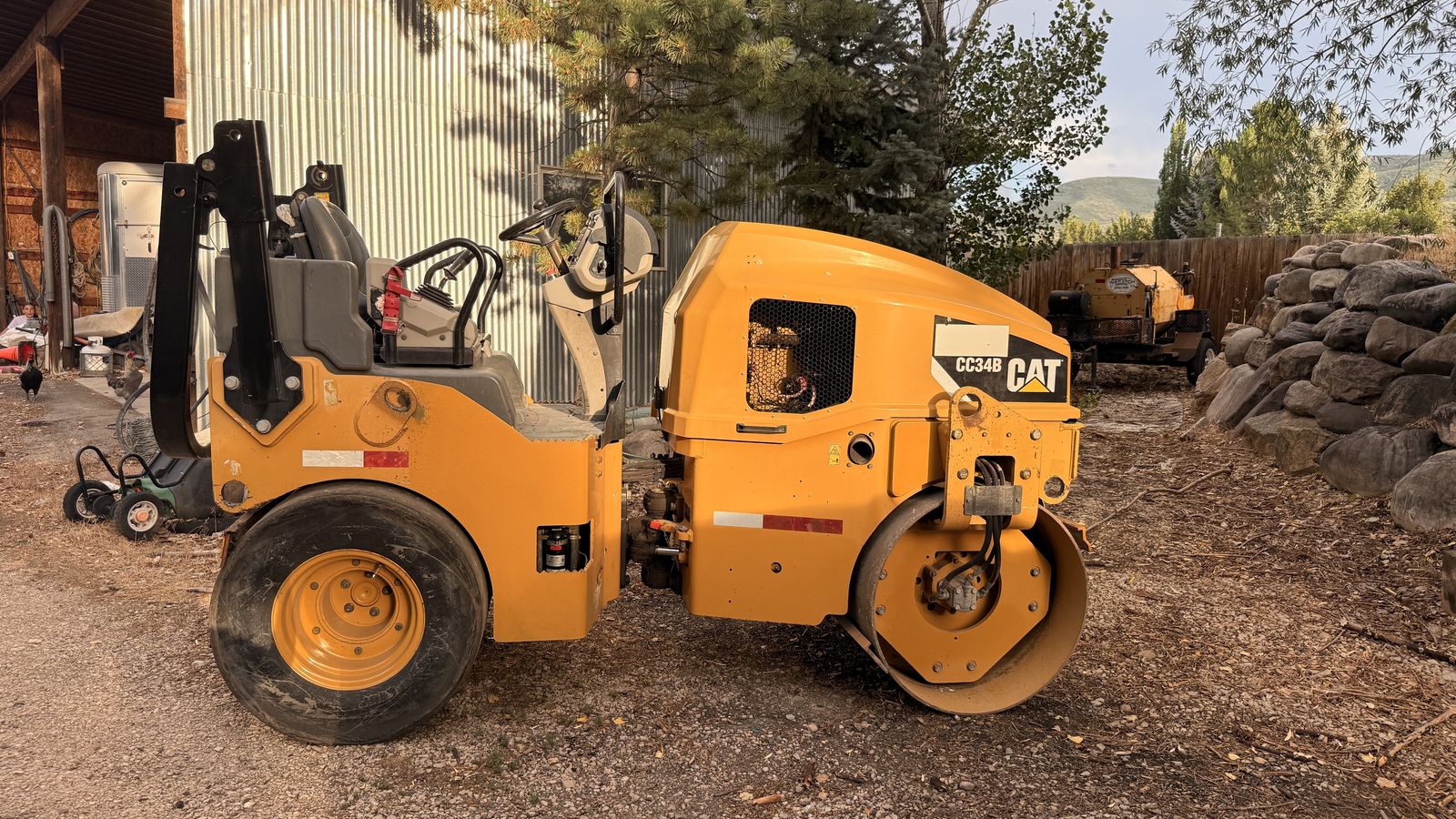 2019 caterpillar CC34B