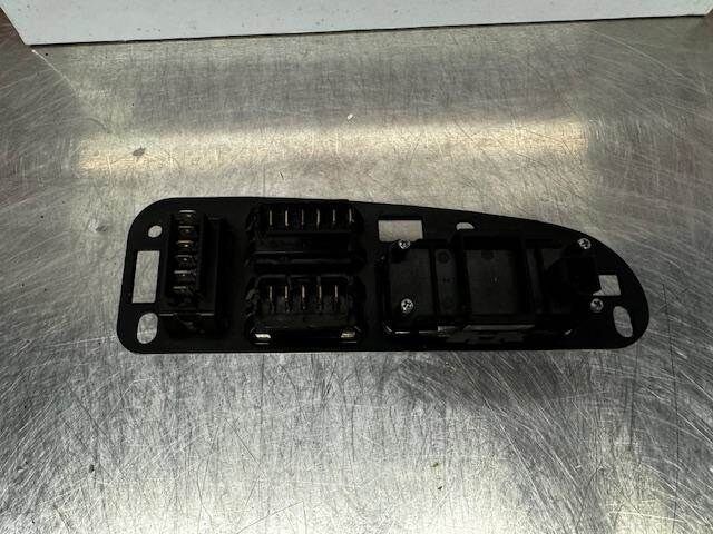Main image 3