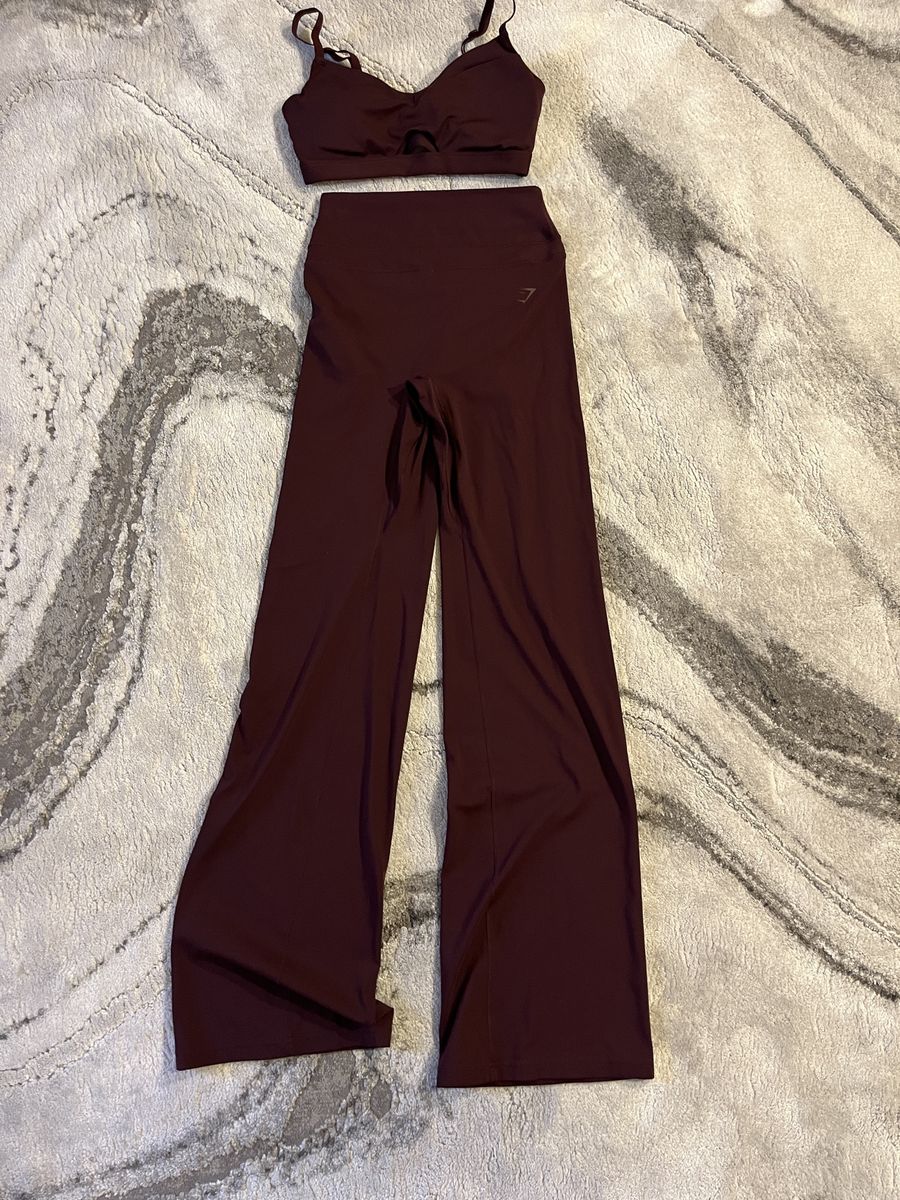 Gymshark Vital Seamless 2.0 Women's Training Sports Bra & Flare Pants Set Burgundy sm top, med bottom