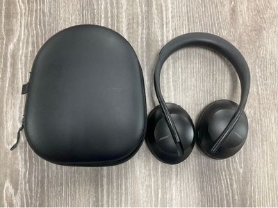 BOSE 700 NOISE CANCELLING HEADPHONES W/CASE