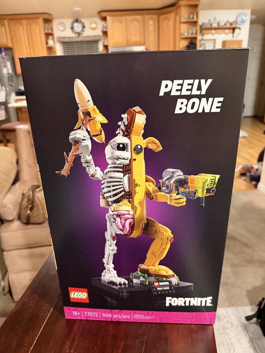 New LEGO Fortnite Peely Bone Building Kit 77072 - 1,414 Pieces Ages 18+