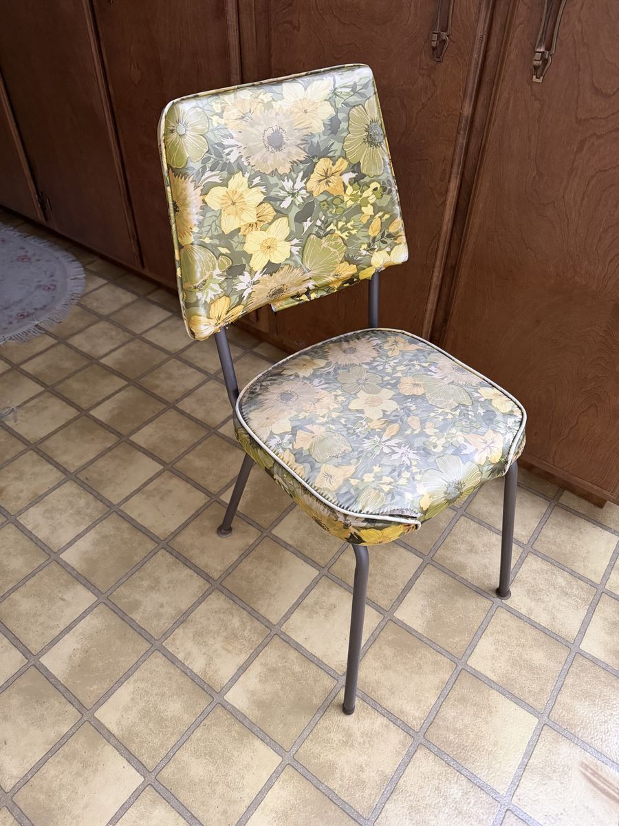 Vintage Genuine Douglas Original Floral Dining Chair – Mid-Century Retro $100 cash/venmo in Provo