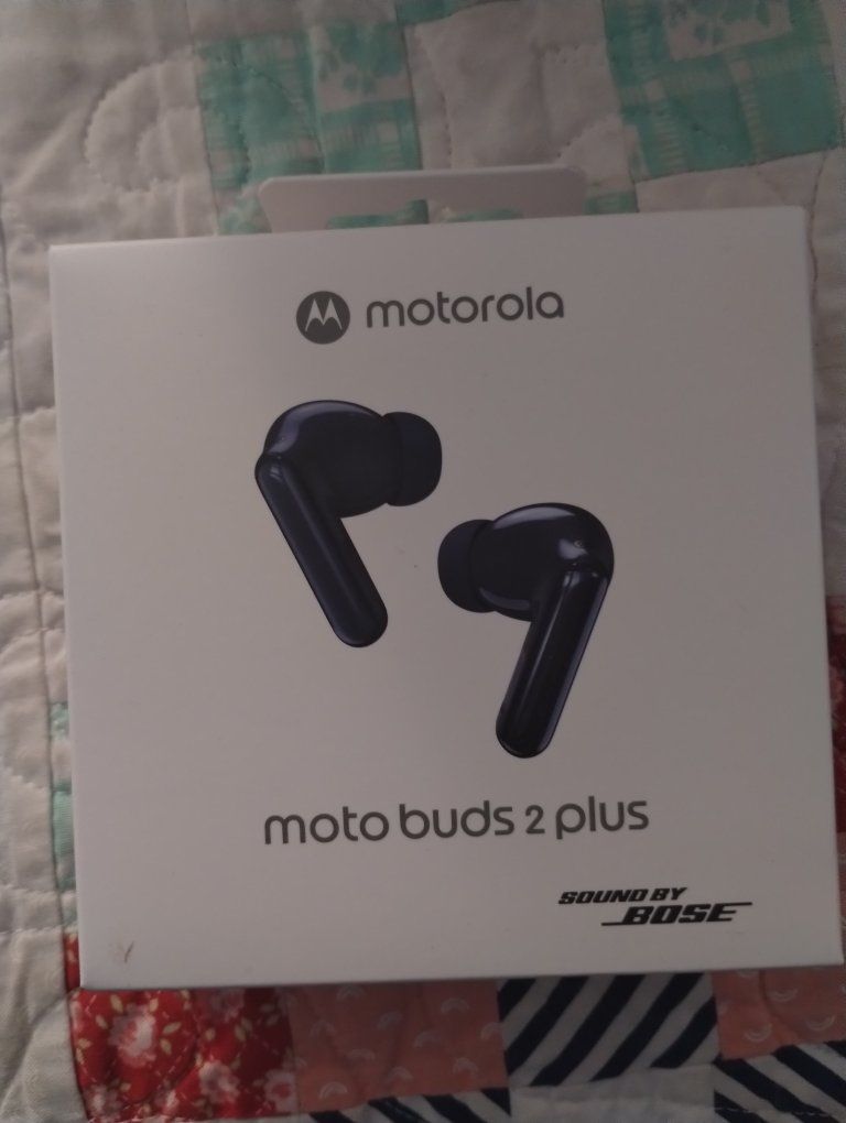 Brand New in box, Motorola Moto Buds 2 plus Wireless Earbuds with Sound by Bose