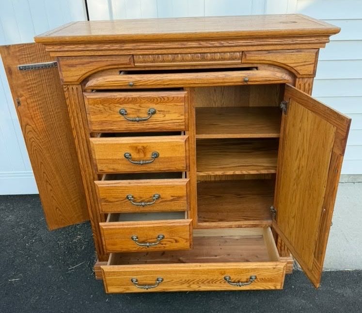 Adorable dresser