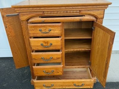 Adorable dresser