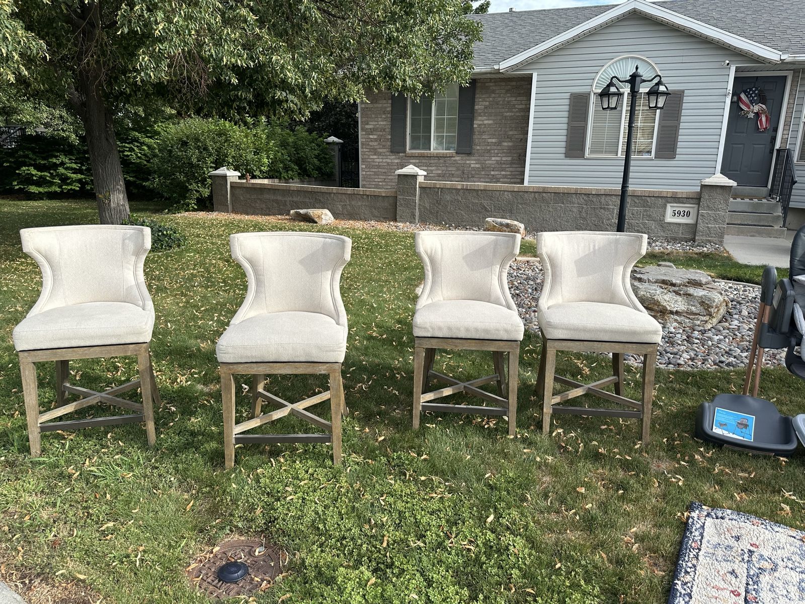 Set of 4 bar stools