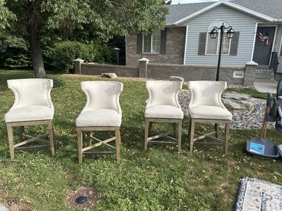 Set of 4 bar stools