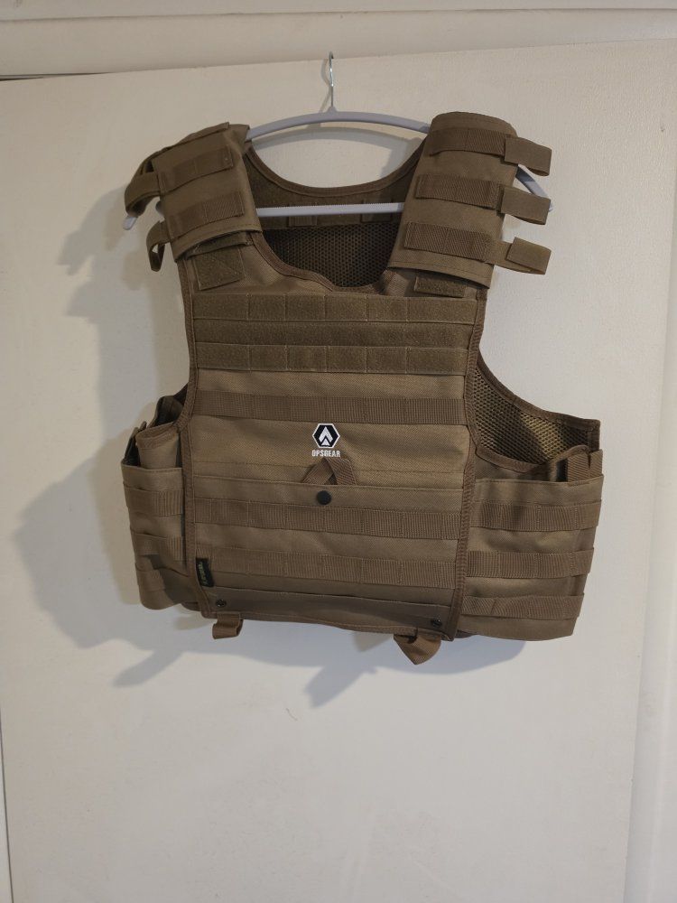Plate carrier. Color is tan